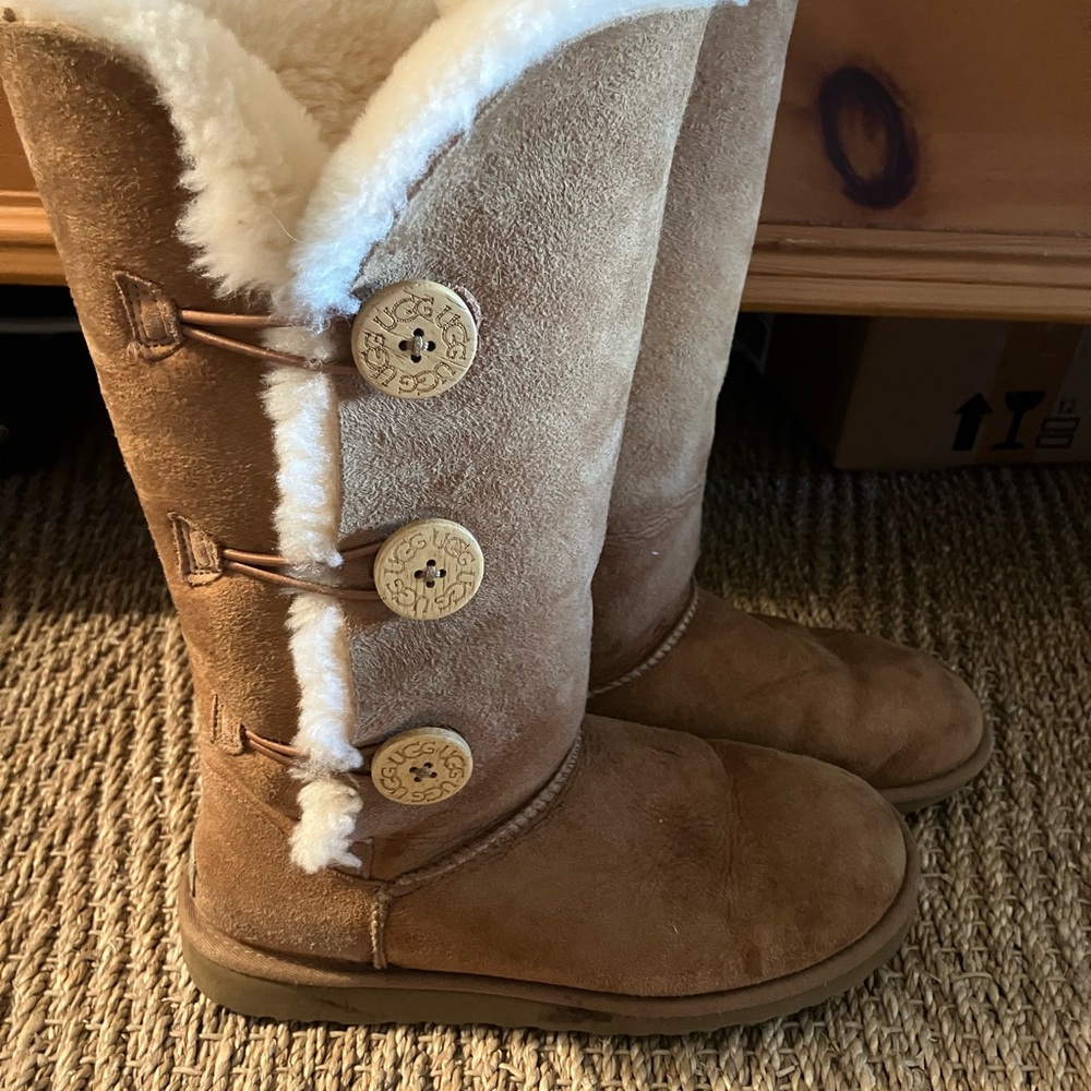 UGG Women's Tan Sheepskin Boots